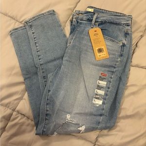 Levi High Rise Sculpt Jeans